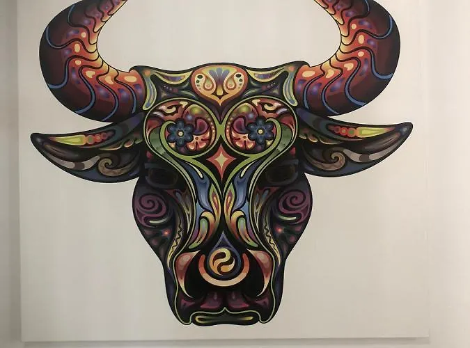Bull House , Luxurious & Cozy.